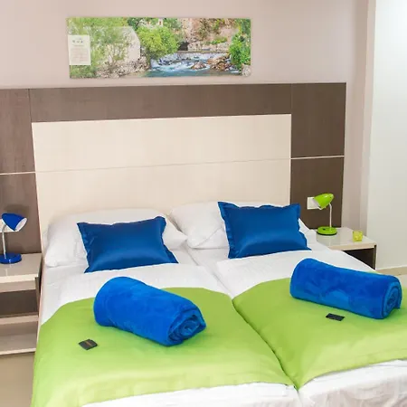 Five Rivers 모스타르