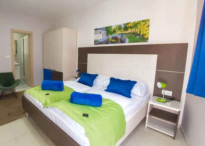 招待所 Five Rivers